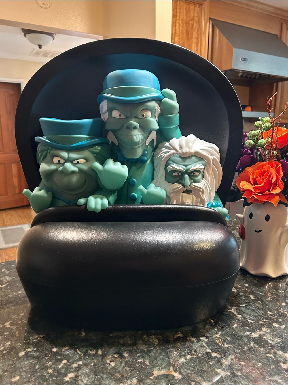 Last One!! XL 191/2 Disneyland Light Up Hitch Hiking Mansion Ghosts Doom Buggy - Picture 7 of 7